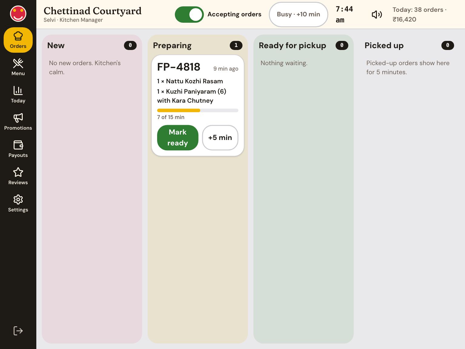 FullPlate Kitchen tablet for Chettinad Courtyard: an order board with New, Preparing, Ready for pickup and Picked up columns, and order FP-4818 at 8 of 15 minutes.